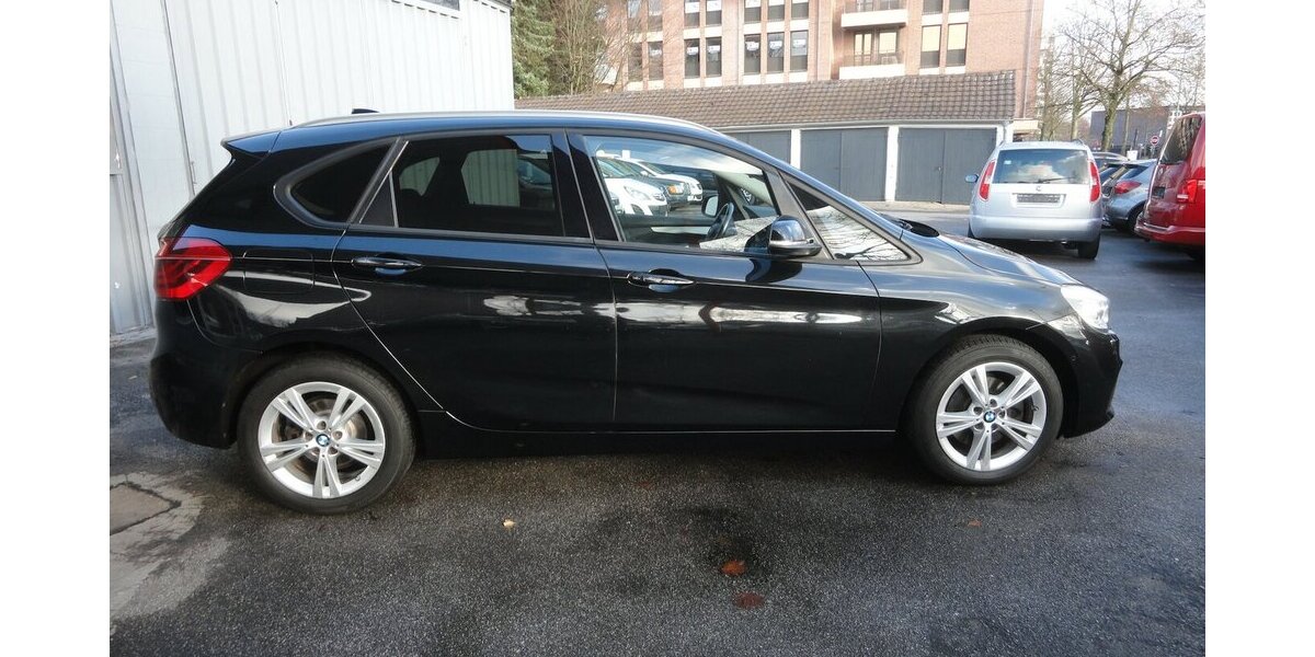 BMW 218 Active Tourer Autom Navi LED Klimatr.PDC SHZ 112.000 km 11.999 &euro; Neuss 41462