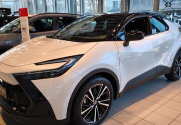 Toyota C-HR 5.700 km 39.400 &euro; Köln 50937
