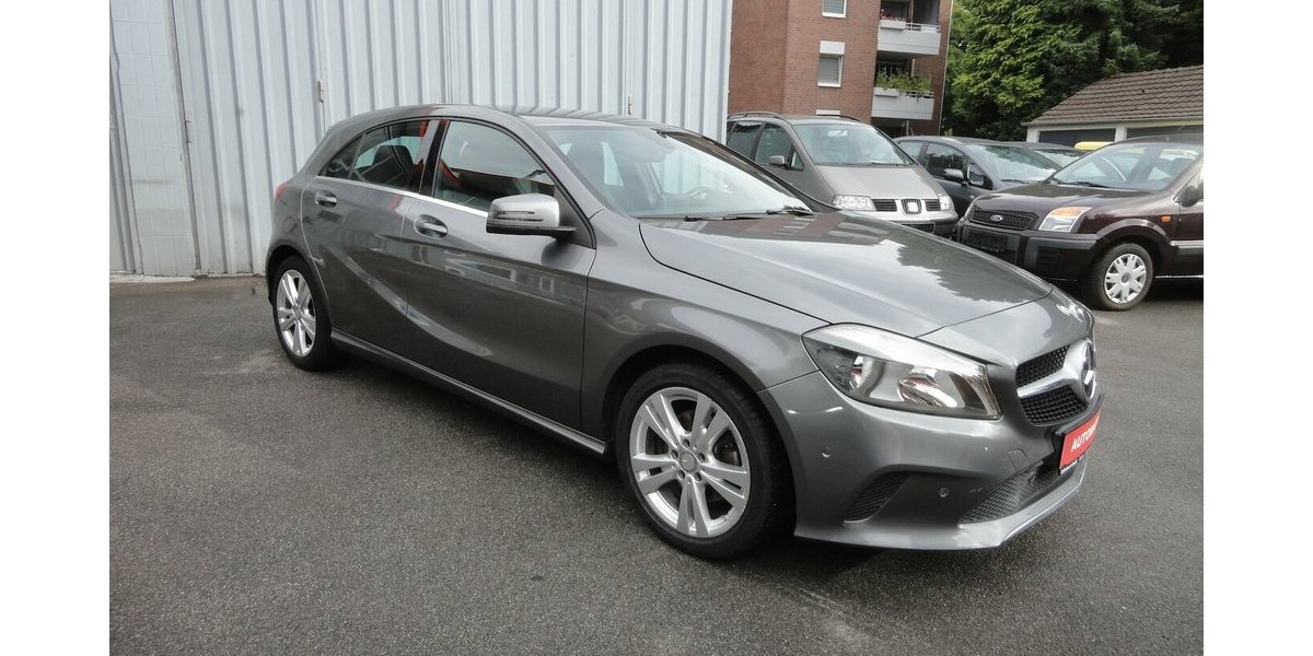 Mercedes-Benz A 180 Urban Autom.Navi Klima PDC SHZ 2.Hd S.Heft 69.000 km 15.999 &euro; Neuss 41462