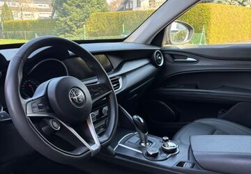 Alfa Romeo Stelvio 82.400 km 22.995 &euro; Köln 51145