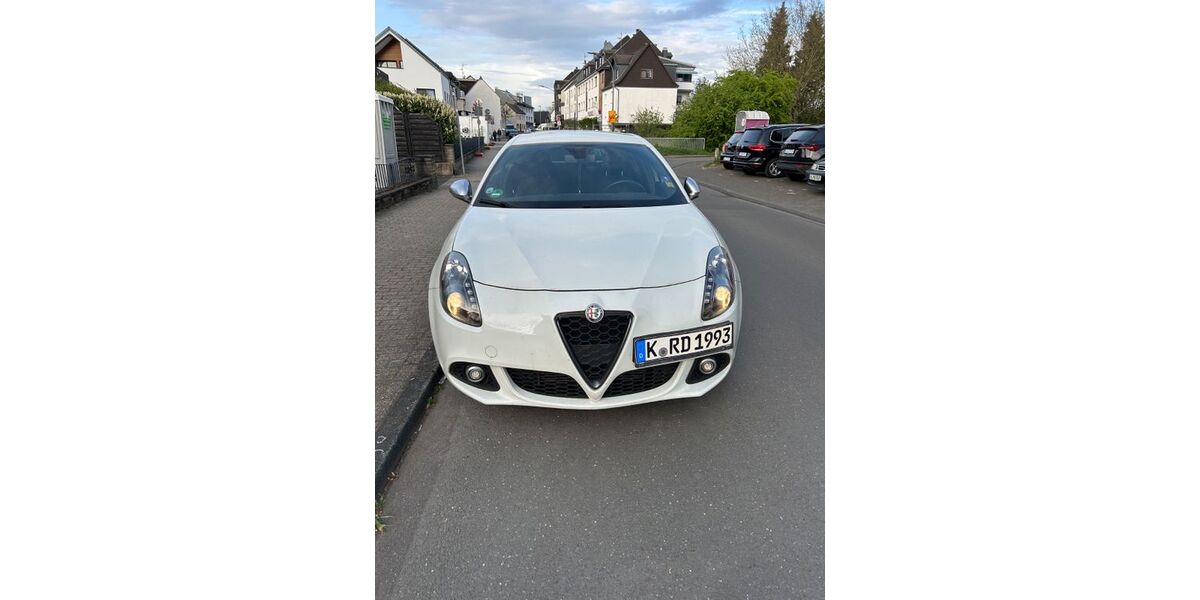 Alfa Romeo Giulietta 105.000 km 7.500 &euro; Bergisch Gladbach 51427