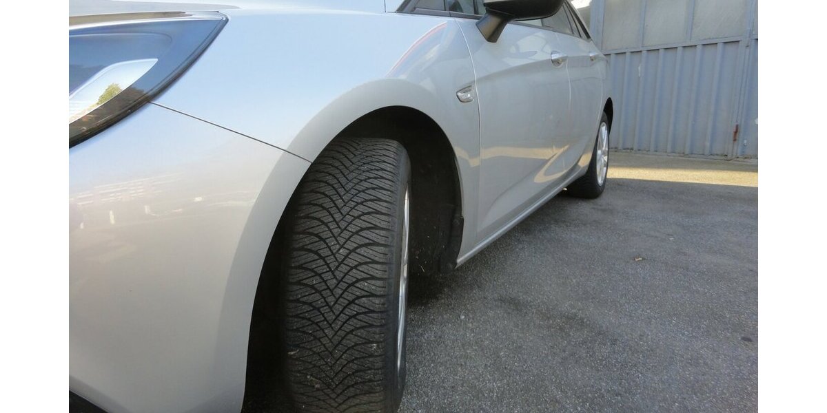 Opel Astra Edition 1,4 Klimatr. PDC V+H Allwetter Shz 90.000 km 8.990 &euro; Neuss 41462