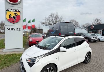 Toyota Aygo (X) 39.200 km 12.390 &euro; Grevenbroich 41515