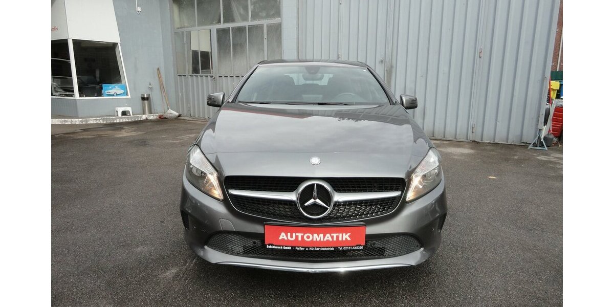 Mercedes-Benz A 180 Urban Autom.Navi Klima PDC SHZ 2.Hd S.Heft 69.000 km 15.999 &euro; Neuss 41462